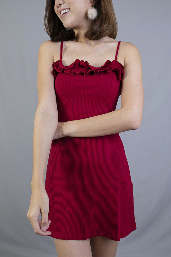 LISA RUFFLED KNIT DRESS (RED)