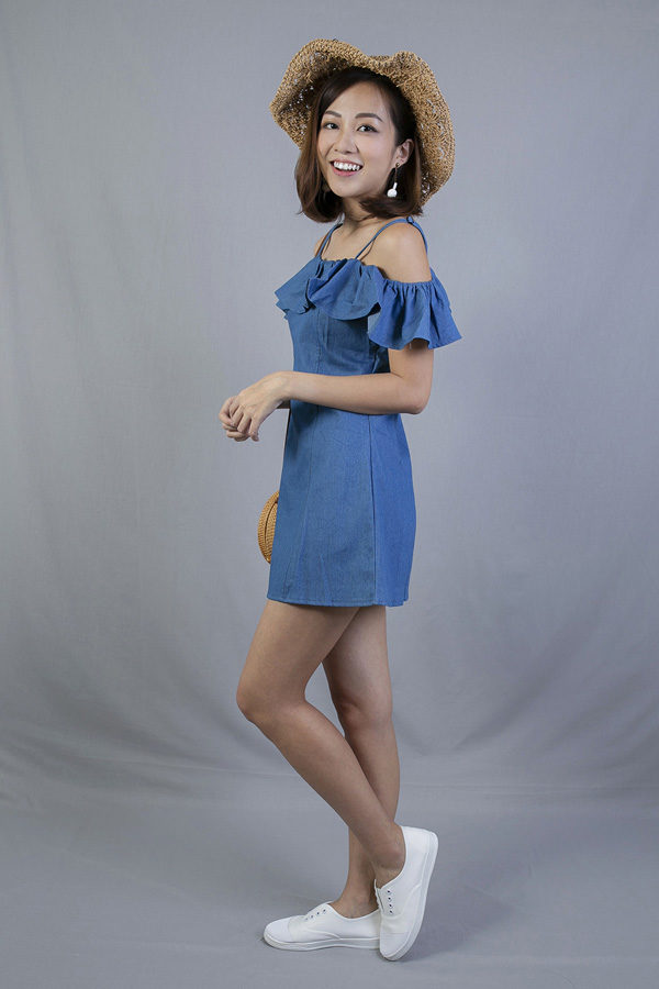 RANLEY RUFFLED DENIM DRESS (LIGHT BLUE)