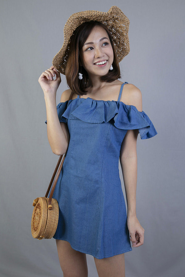 RANLEY RUFFLED DENIM DRESS (LIGHT BLUE)